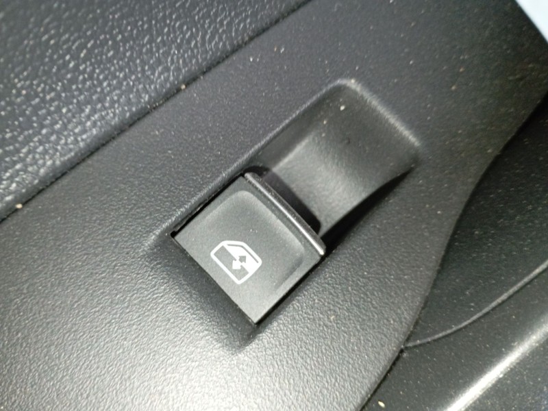 Recambio de mando elevalunas trasero izquierdo para volkswagen polo vi (aw1, bz1, ae1) gti referencia OEM IAM   