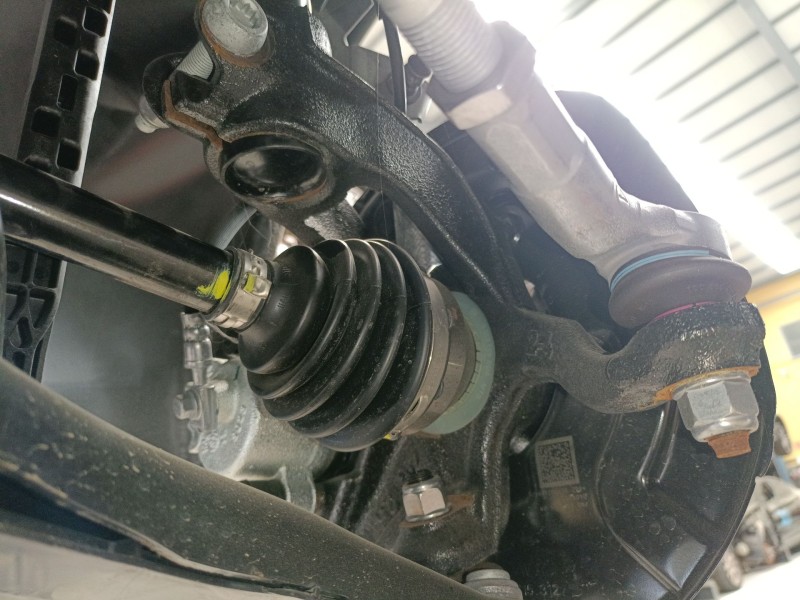 Recambio de mangueta delantera derecha para seat ibiza v (kj1, kjg) 1.0 mpi referencia OEM IAM   