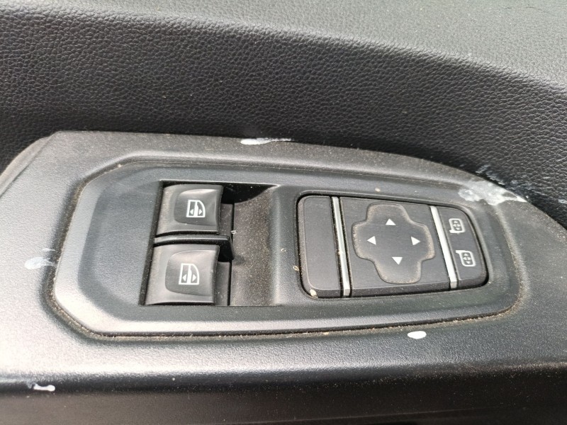 Recambio de mando elevalunas delantero izquierdo para renault trafic iii autobús (jg_) 2.0 dci 150 (jgmu) referencia OEM IAM   