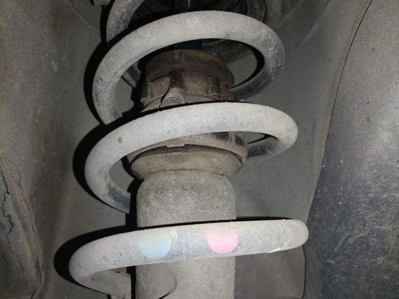 Recambio de amortiguador delantero derecho para renault trafic iii autobús (jg_) 2.0 dci 150 (jgmu) referencia OEM IAM   