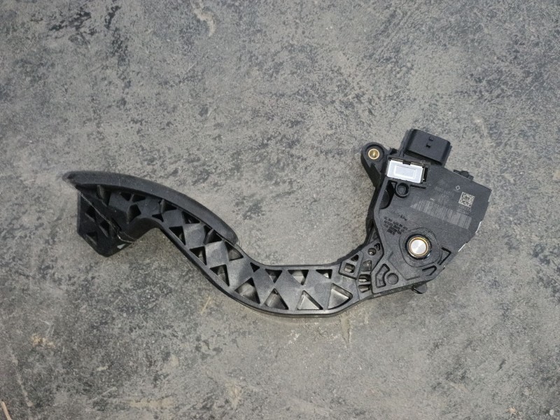 Recambio de pedal acelerador para renault trafic iii autobús (jg_) 2.0 dci 150 (jgmu) referencia OEM IAM 180026451R  