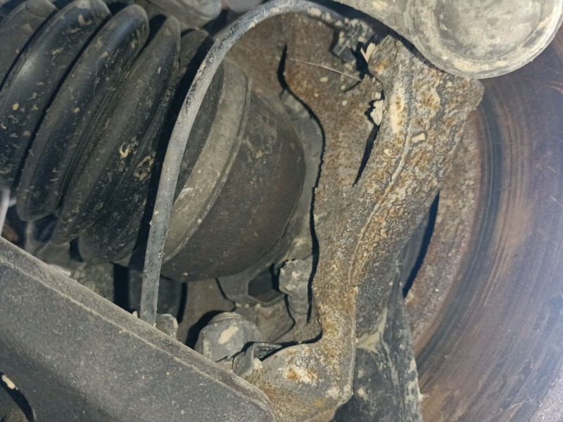 Recambio de mangueta delantera derecha para renault trafic iii autobús (jg_) 2.0 dci 150 (jgmu) referencia OEM IAM   