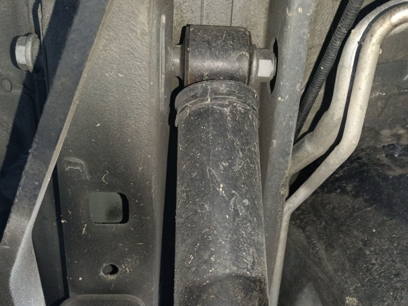 Recambio de amortiguador trasero derecho para renault trafic iii autobús (jg_) 2.0 dci 150 (jgmu) referencia OEM IAM   