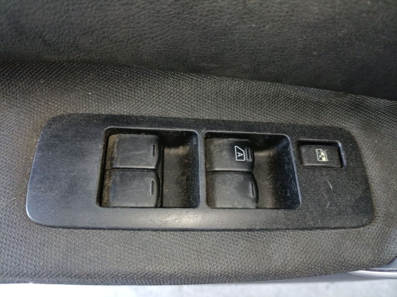 Recambio de mando elevalunas delantero izquierdo para nissan qashqai i (j10, nj10) 1.5 dci referencia OEM IAM   