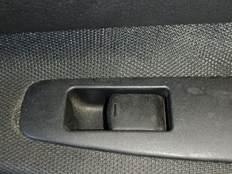 Recambio de mando elevalunas trasero derecho para nissan qashqai i (j10, nj10) 1.5 dci referencia OEM IAM   