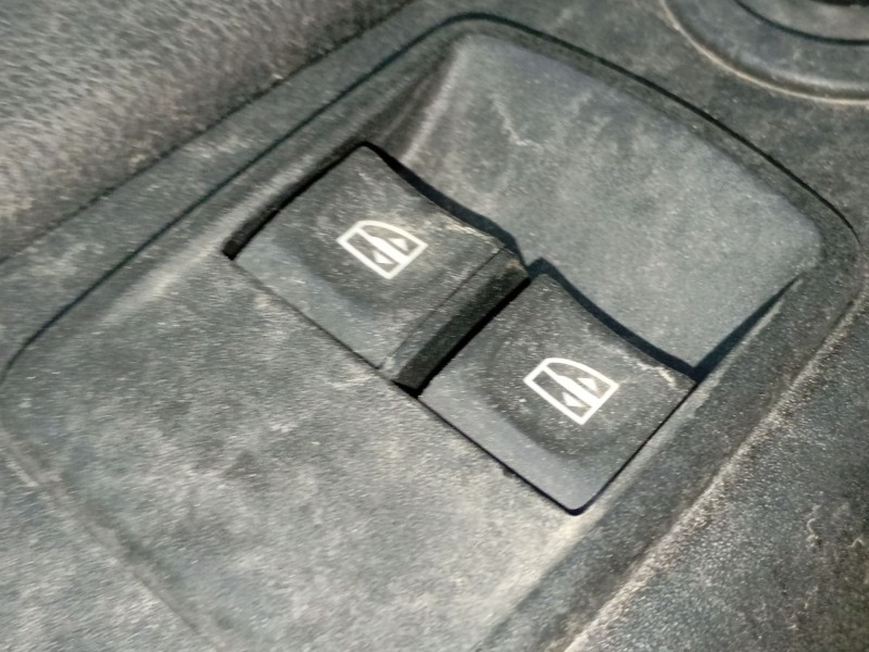 Recambio de mando elevalunas delantero izquierdo para renault trafic iii furgoneta (fg_) 1.6 dci 120 (fgmb) referencia OEM IAM  