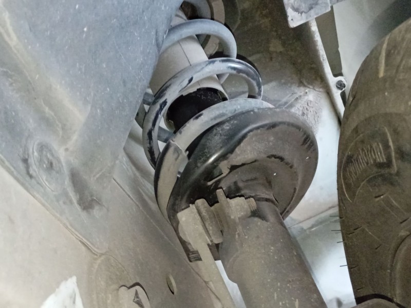 Recambio de amortiguador delantero derecho para renault trafic iii furgoneta (fg_) 1.6 dci 120 (fgmb) referencia OEM IAM   
