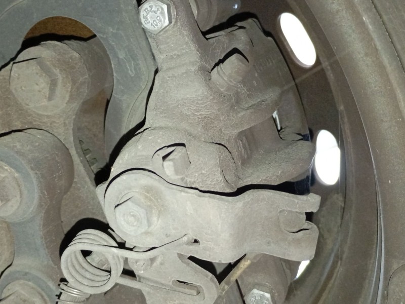 Recambio de pinza freno trasera derecha para renault trafic iii furgoneta (fg_) 1.6 dci 120 (fgmb) referencia OEM IAM   