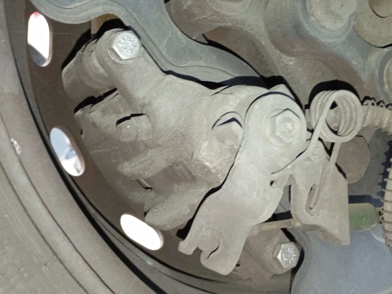 Recambio de pinza freno trasera izquierda para renault trafic iii furgoneta (fg_) 1.6 dci 120 (fgmb) referencia OEM IAM   
