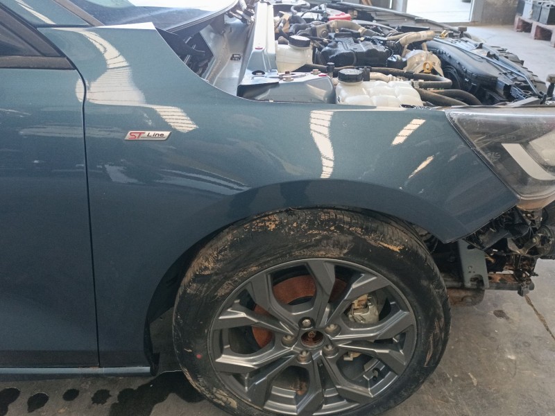 Recambio de aleta delantera derecha para ford focus iv (hn) 1.5 ecoblue referencia OEM IAM   