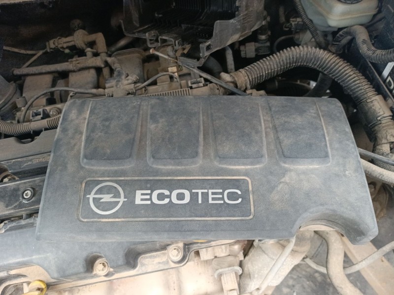 Recambio de tapa motor para opel corsa e (x15) 1.4 (08, 68) referencia OEM IAM   