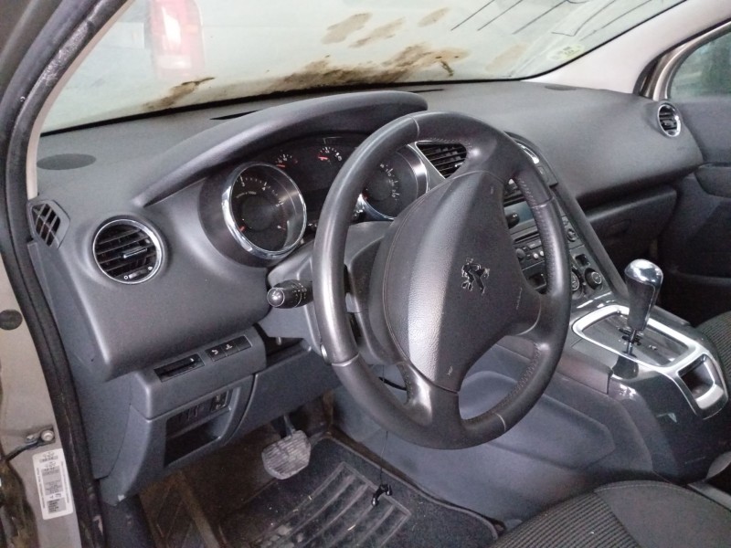 peugeot 5008 (0u_, 0e_) del año 2011