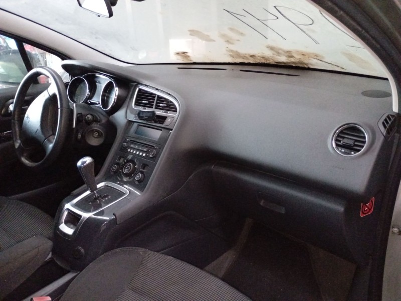 peugeot 5008 (0u_, 0e_) del año 2011
