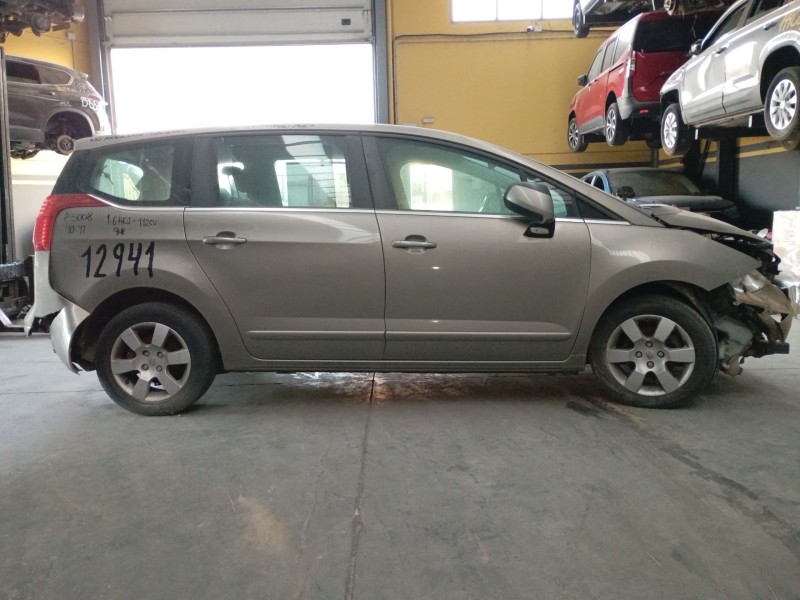 peugeot 5008 (0u_, 0e_) del año 2011