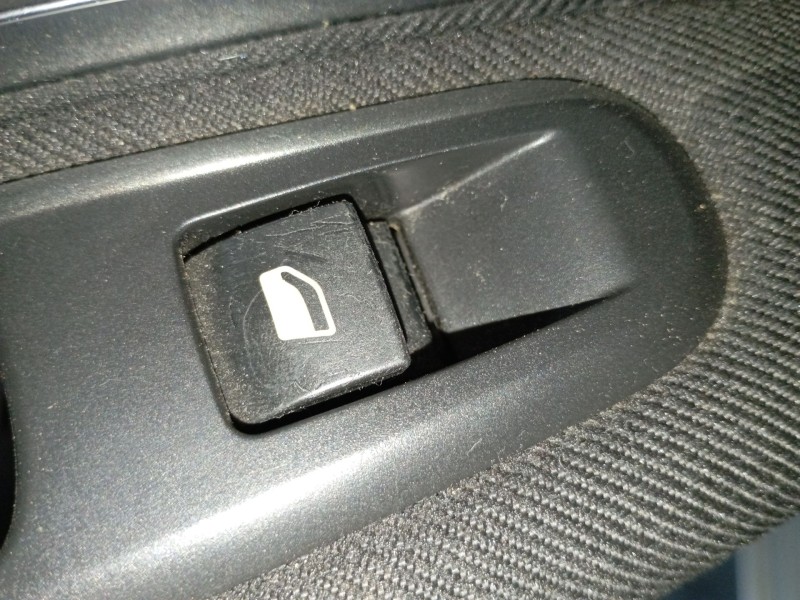 Recambio de mando elevalunas trasero izquierdo para peugeot 5008 (0u_, 0e_) 1.6 hdi referencia OEM IAM   