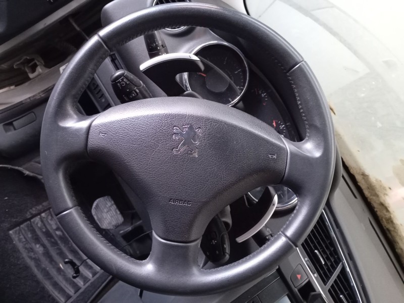 Recambio de volante para peugeot 5008 (0u_, 0e_) 1.6 hdi referencia OEM IAM   