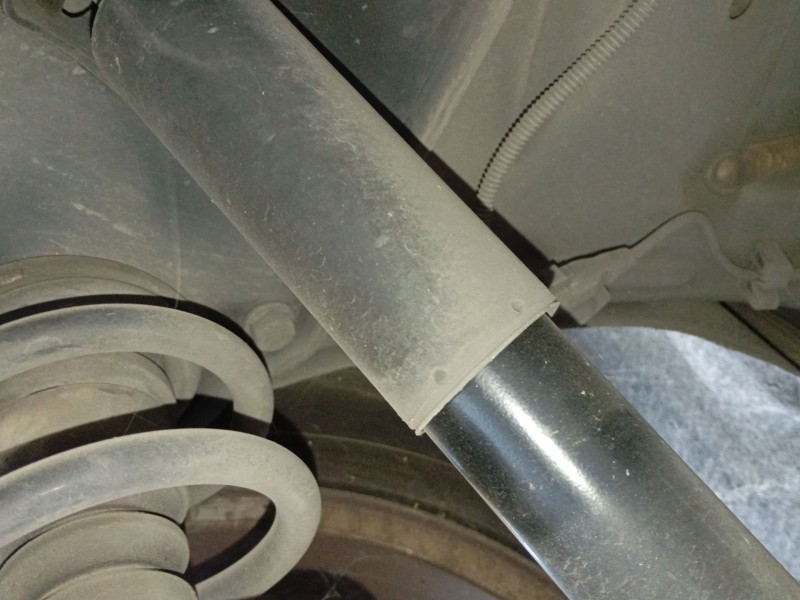 Recambio de amortiguador trasero izquierdo para peugeot 5008 (0u_, 0e_) 1.6 hdi referencia OEM IAM   