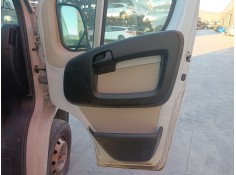 GUARNECIDO PUERTA DELANTERA DERECHA 