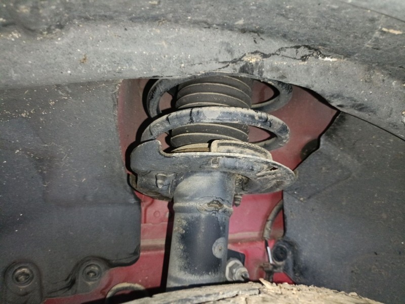 Recambio de amortiguador delantero derecho para ford ecosport 1.0 ecoboost referencia OEM IAM   