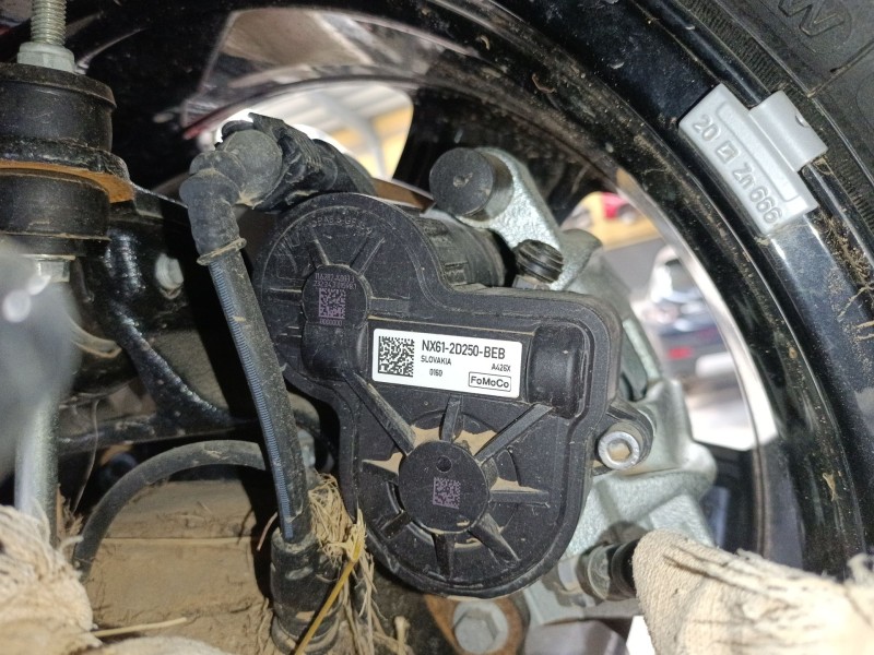 Recambio de pinza freno trasera derecha para ford focus iv turnier (hp) 1.0 ecoboost mhev referencia OEM IAM NX612D250BEB  