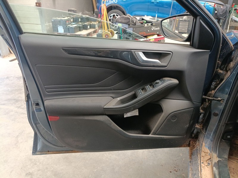 Recambio de guarnecido puerta delantera izquierda para ford focus iv (hn) 1.5 ecoblue referencia OEM IAM   