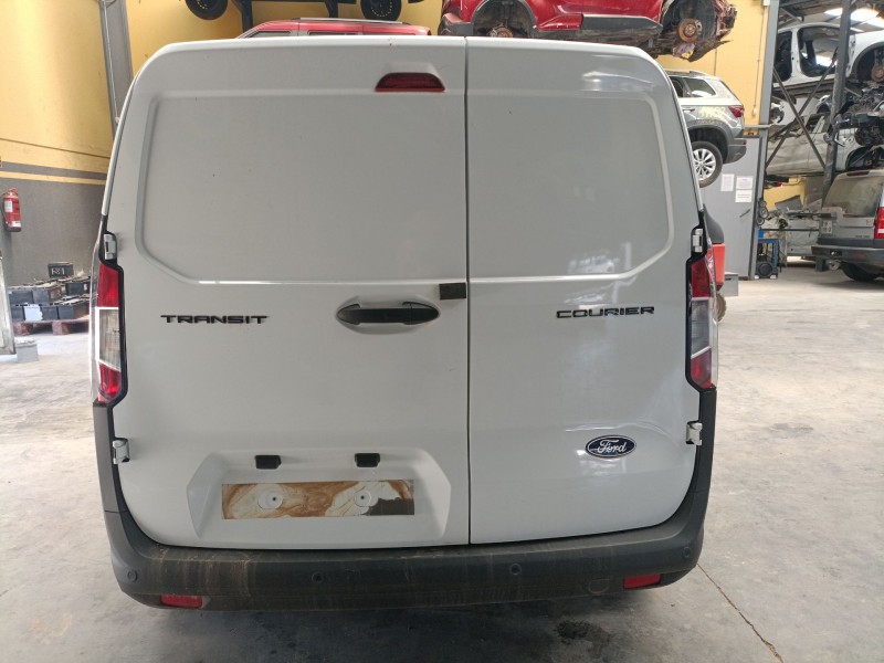 ford transit courier del año 2024