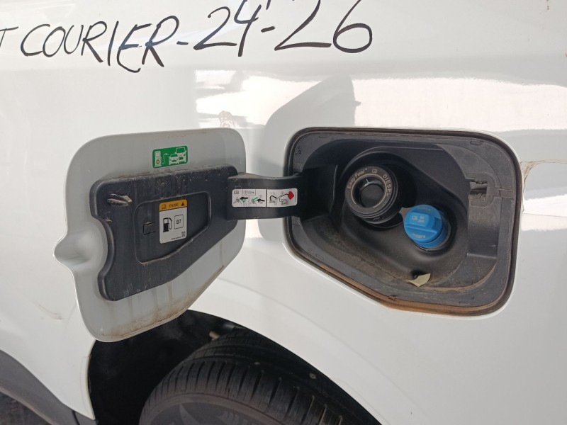 Recambio de tapa exterior combustible para ford transit courier referencia OEM IAM   