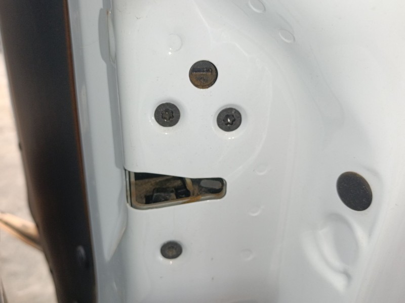 Recambio de cerradura puerta trasera derecha para ford transit courier referencia OEM IAM   