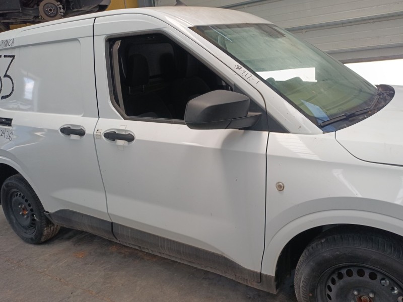 Recambio de puerta delantera derecha para ford transit courier referencia OEM IAM   