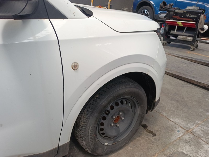 Recambio de aleta delantera derecha para ford transit courier referencia OEM IAM   
