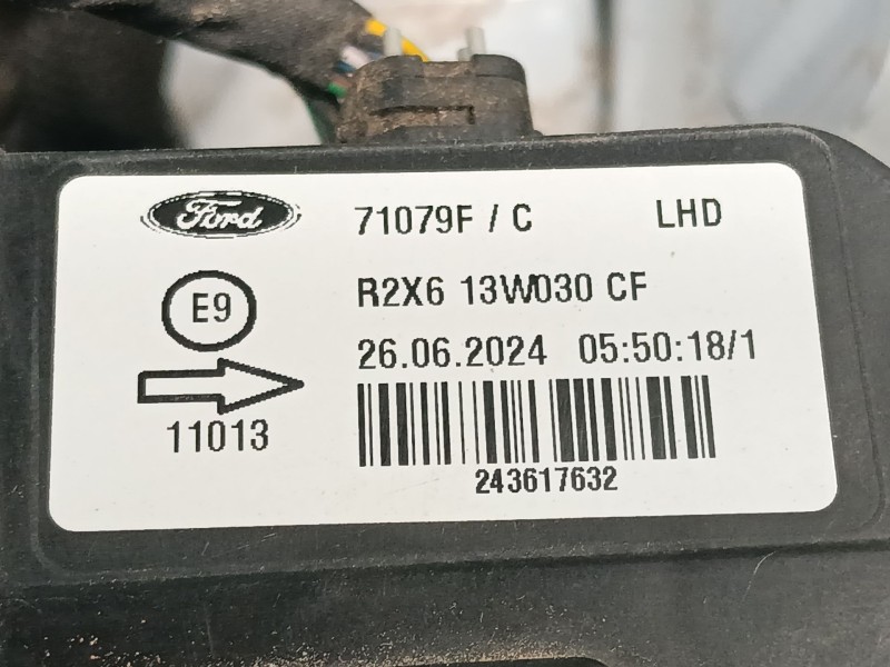Recambio de faro izquierdo para ford transit courier referencia OEM IAM R2X613W030CF  