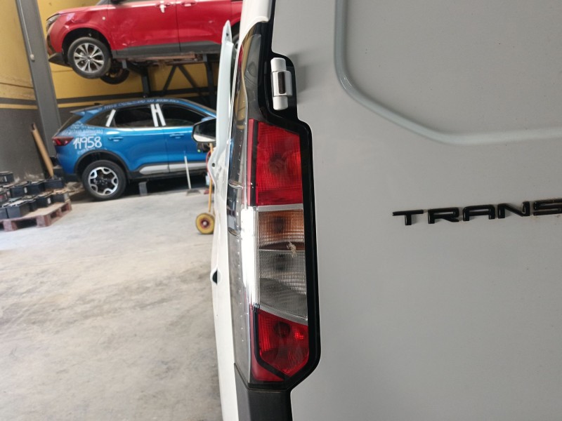 Recambio de piloto trasero izquierdo para ford transit courier referencia OEM IAM   