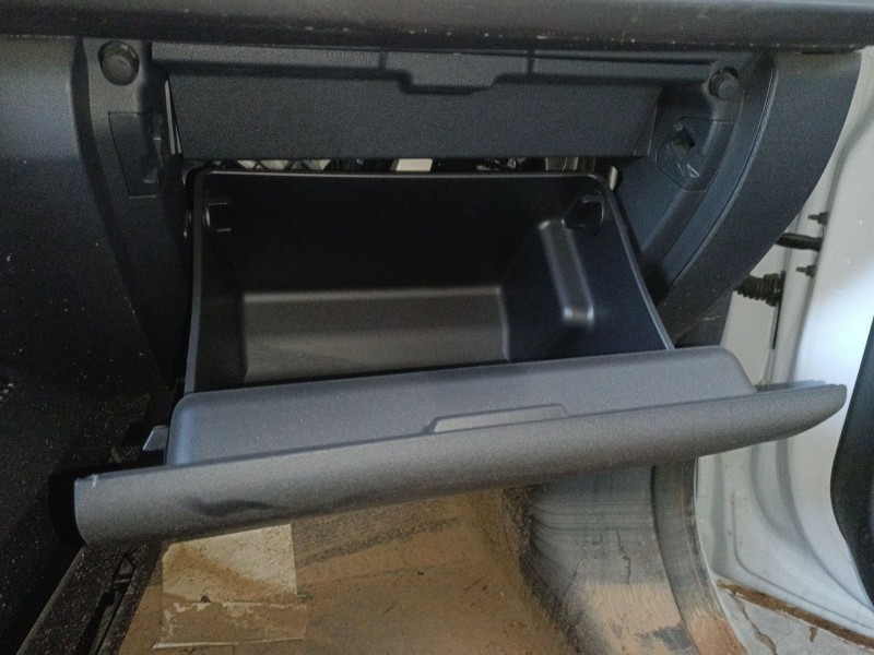 Recambio de guantera para ford transit courier referencia OEM IAM   