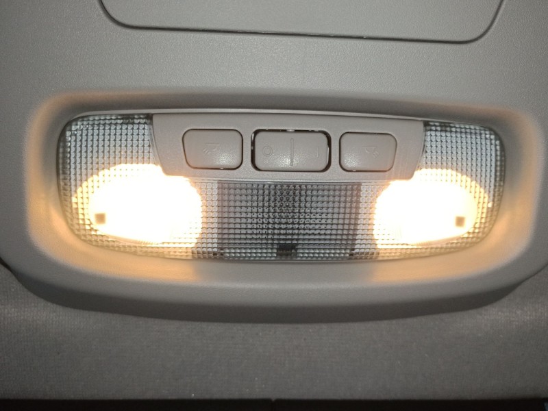 Recambio de luz interior para ford transit courier referencia OEM IAM   