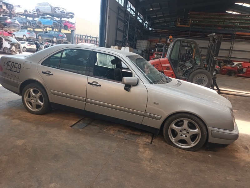 mercedes-benz clase e (w210) del año 1996