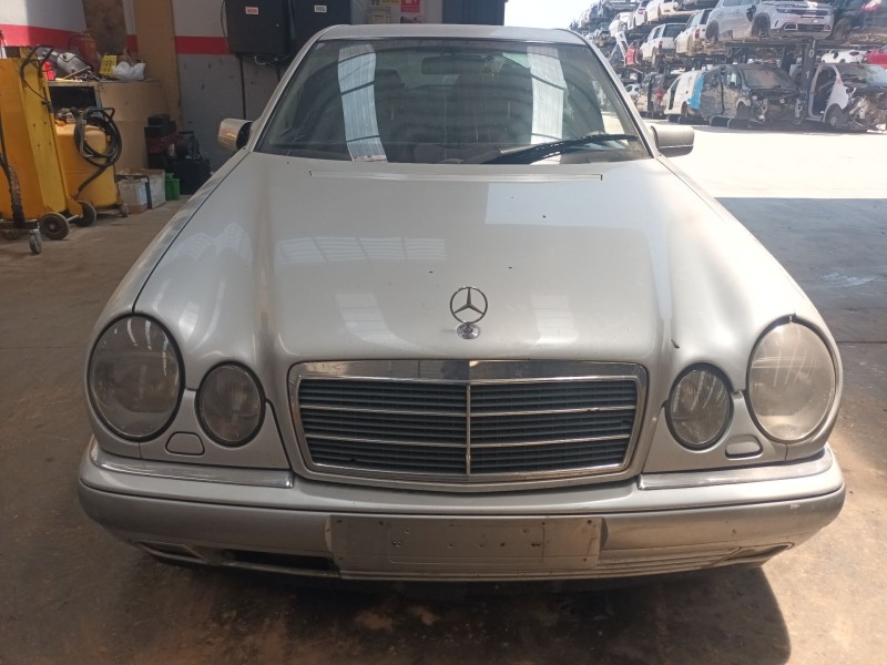 mercedes-benz clase e (w210) del año 1996