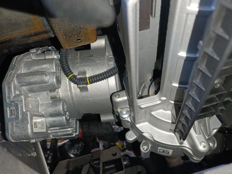 Recambio de columna direccion para ford transit courier referencia OEM IAM   