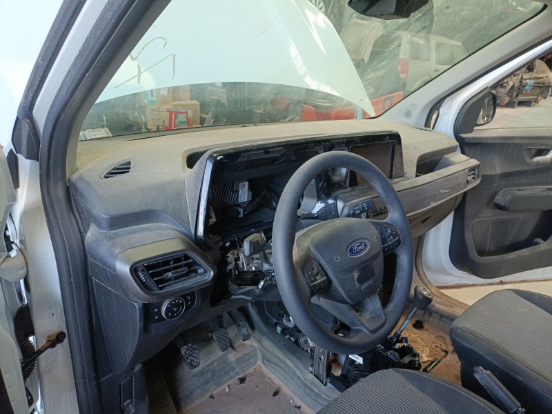 Recambio de salpicadero para ford transit courier referencia OEM IAM   