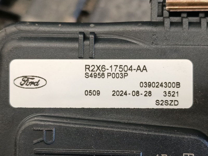Recambio de motor limpia delantero para ford transit courier referencia OEM IAM R2X617504AA 1397225108 