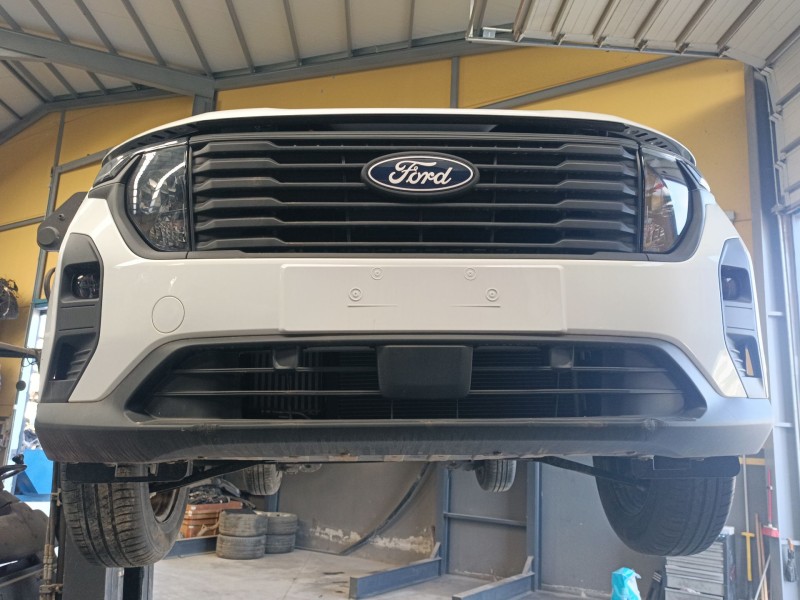 Recambio de paragolpes delantero para ford transit courier referencia OEM IAM   