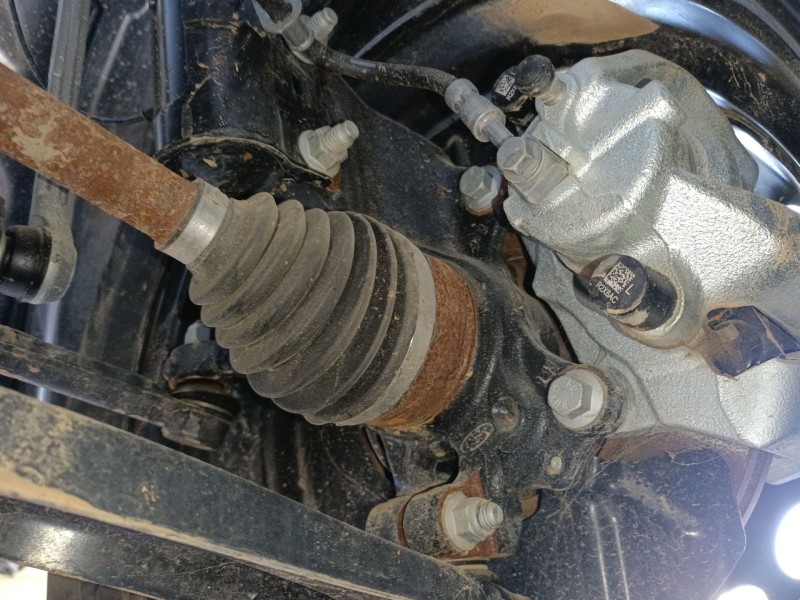 Recambio de mangueta delantera izquierda para ford transit courier referencia OEM IAM   