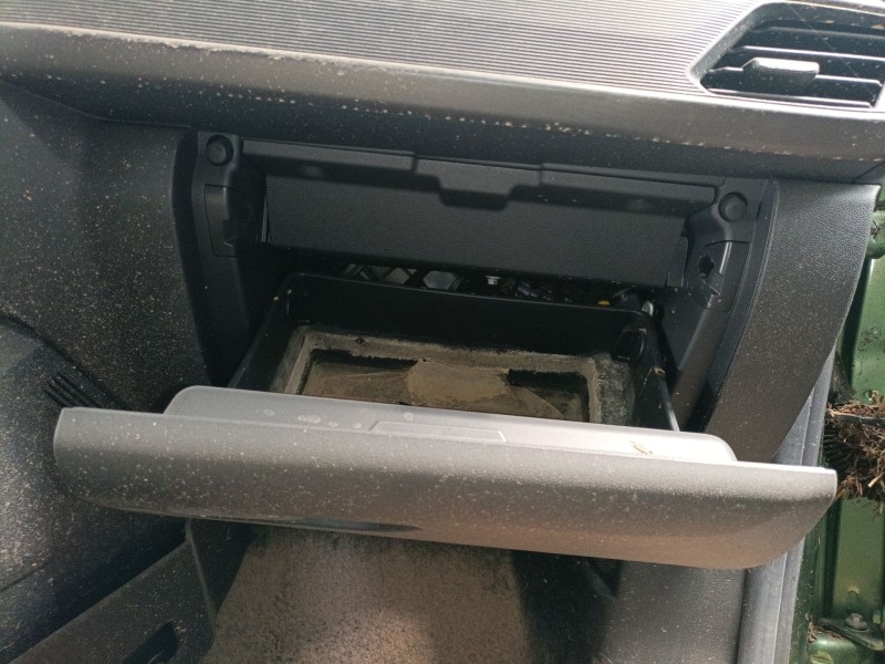 Recambio de guantera para ford tourneo combi v769 referencia OEM IAM   