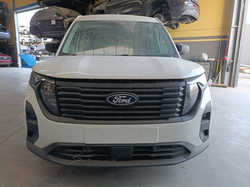 ford transit courier del año 2024