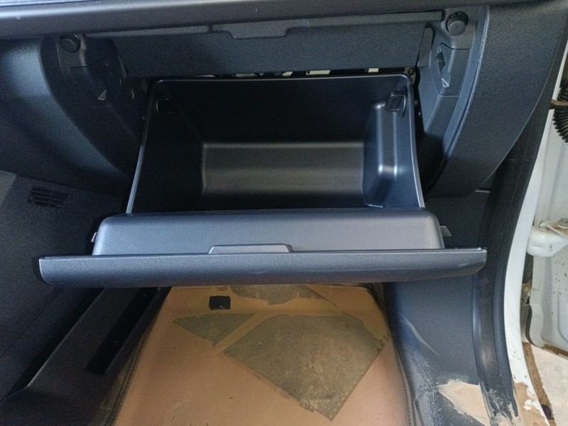 Recambio de guantera para ford transit courier referencia OEM IAM   