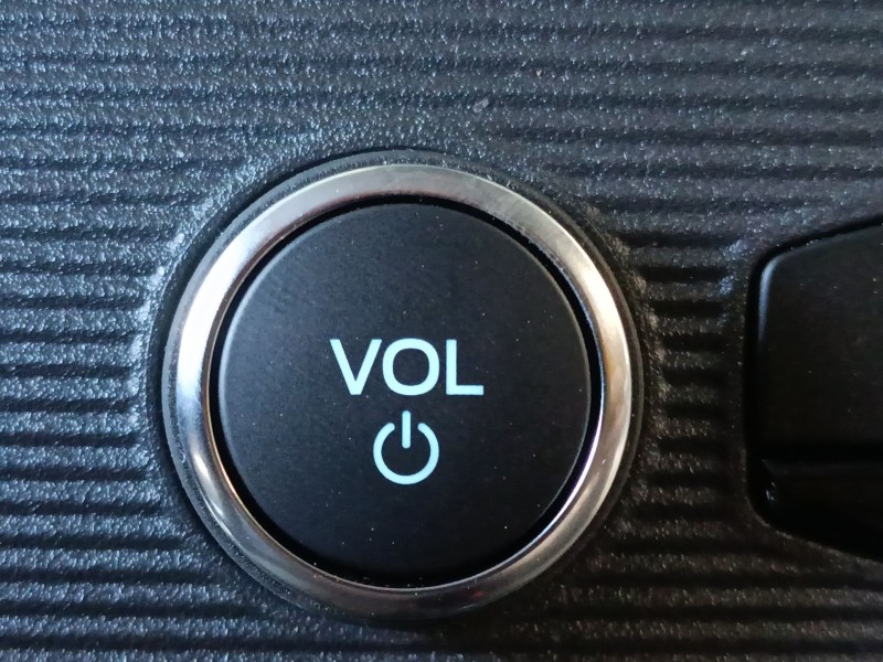 Recambio de sistema audio / radio cd para ford transit courier referencia OEM IAM   
