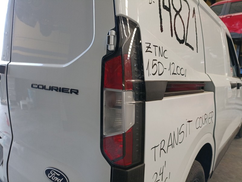 Recambio de piloto trasero derecho para ford transit courier referencia OEM IAM   