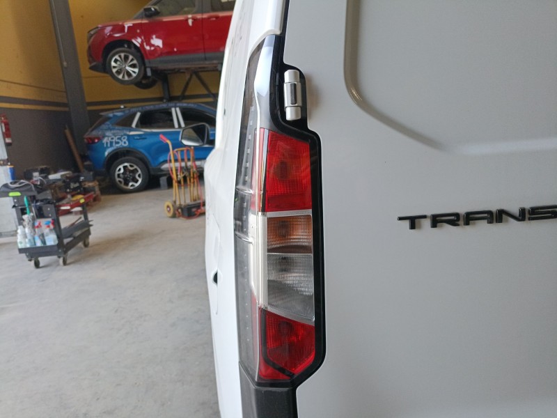 Recambio de piloto trasero izquierdo para ford transit courier referencia OEM IAM   