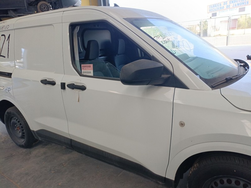 Recambio de puerta delantera derecha para ford transit courier referencia OEM IAM   