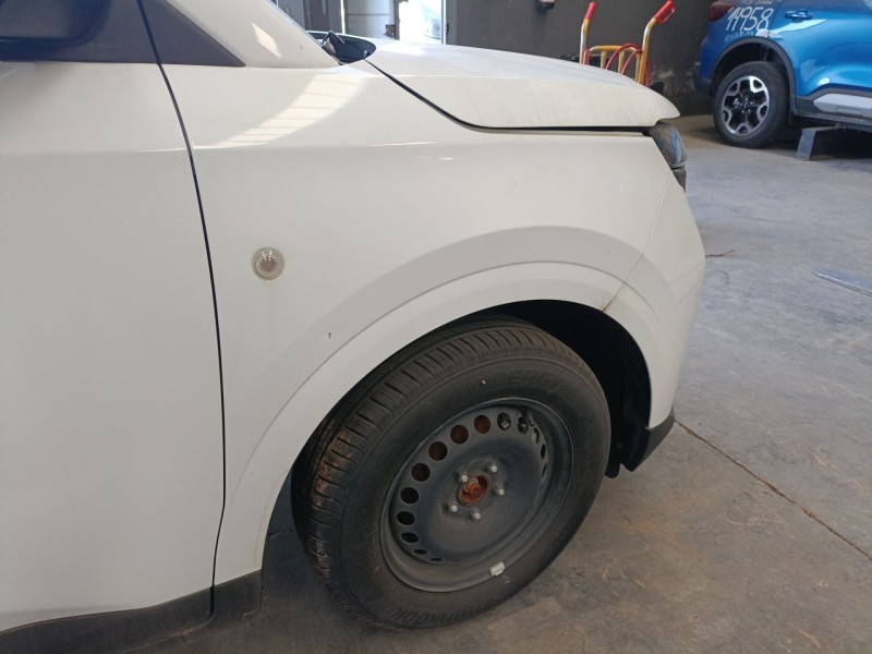 Recambio de aleta delantera derecha para ford transit courier referencia OEM IAM   
