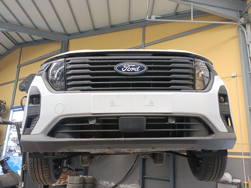 Recambio de paragolpes delantero para ford transit courier referencia OEM IAM   